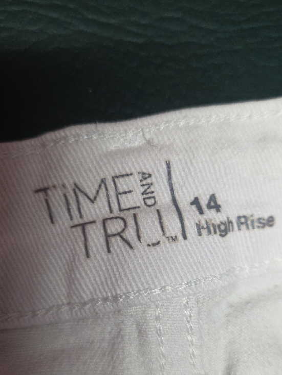 **Time and Tru White Button-Front Denim Shorts** - Picture 4 of 8